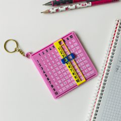Çarpım Tablosu Anahtarlığı – Eğitici Matematik Oyuncağı | Çocuklar İçin Pratik Çarpma Öğrenme Aracı (Pembe)