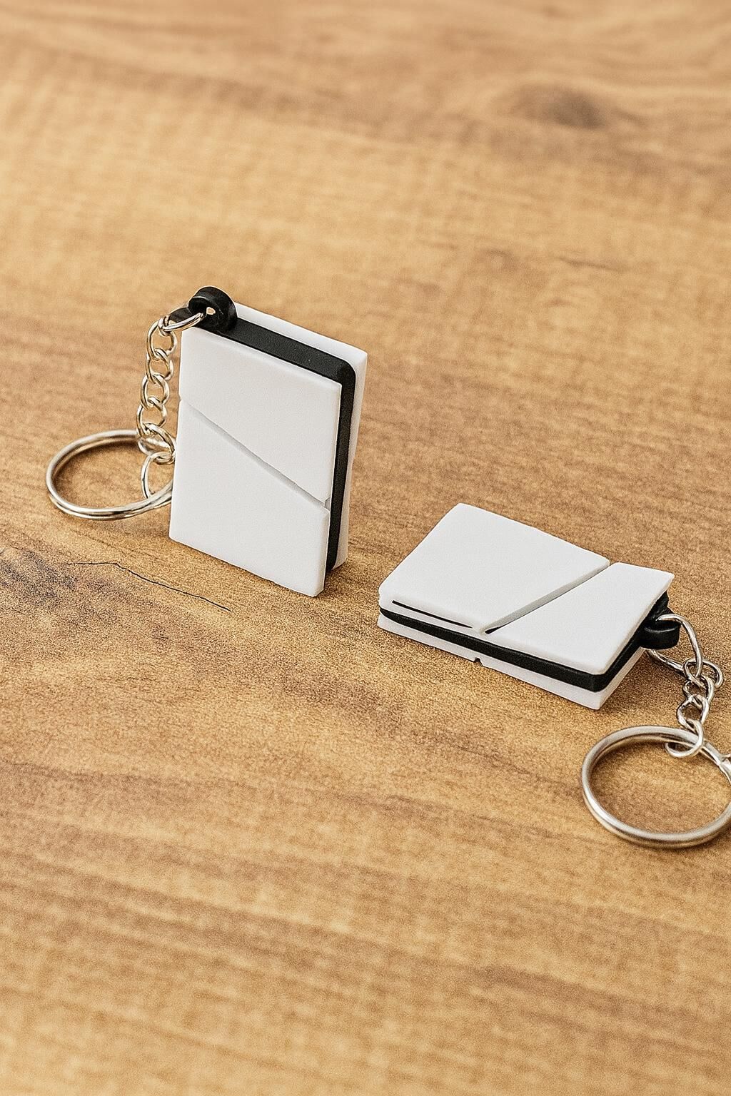 PS5 Tasarımlı Mini Konsol Anahtarlık – Ps5 Anahtarlık