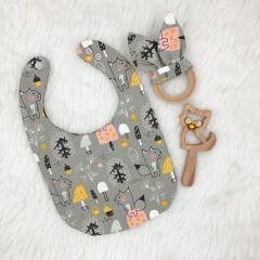 3lü Bebek Hediyelik Takımı (Sıvı Geçirmez Mama Önlüğü,Diş Kaşıyıcı, Çıngırak) Model 11