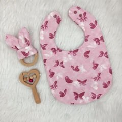 3lü Bebek Hediyelik Takımı (Sıvı Geçirmez Mama Önlüğü,Diş Kaşıyıcı, Çıngırak) Model 20