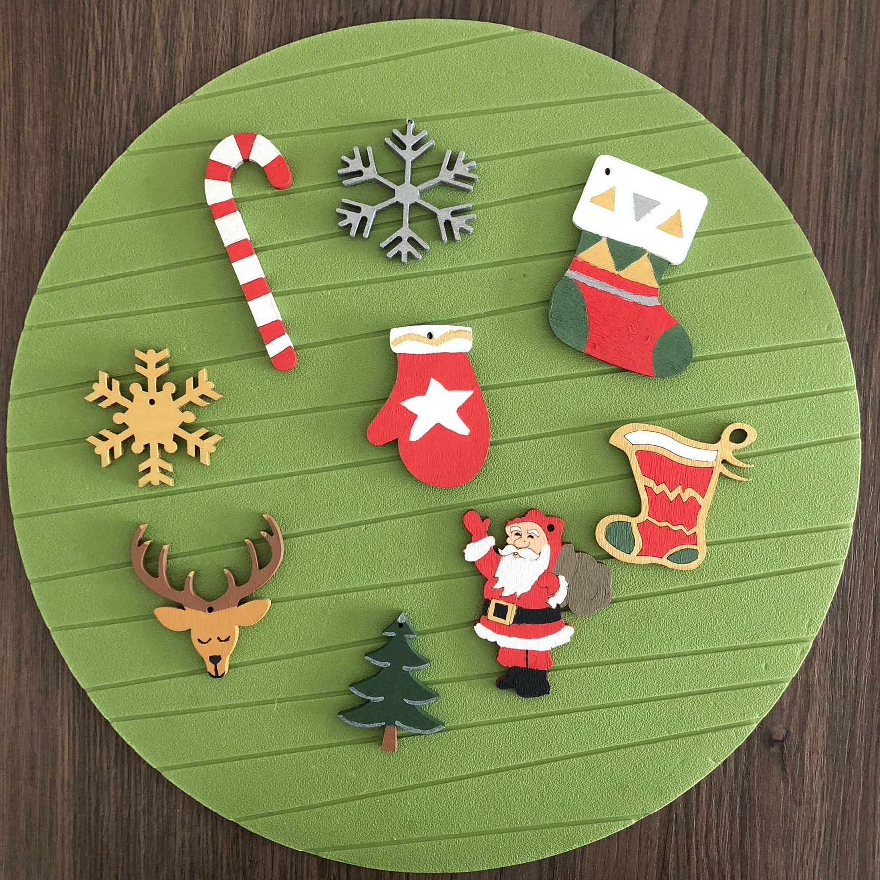 Ahşap El Boyaması 9lu Noel Çam Ağacı Süsü