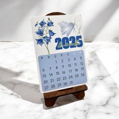 2025 Takvim - Çiçek Desenli Standlı Masaüstü Takvim- Ahşap Telefon Tutucu